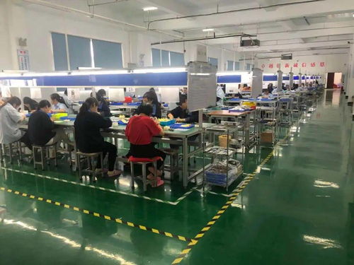 來鳳人注意！利川箱包廠急招女工300人，包吃住待遇好，綜合工資3000+，把工作機(jī)會(huì)留在身邊